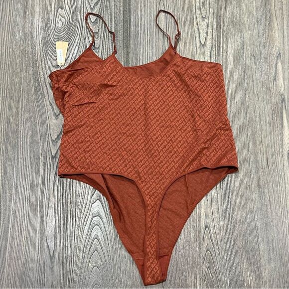 NWT Skims Logo Mesh Foil Cami Bodysuit Scoop Neck Pull-On Thong Back Brown 4X - Picture 4 of 4